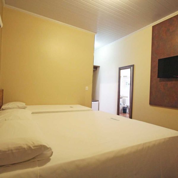 APTO SUPERIOR CAMA + ENTRADA BANHEIRO