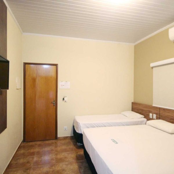 APTO SUPERIOR CAMAS + TV